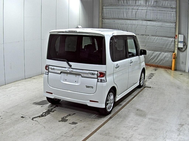 DAIHATSU TANTO 2010
