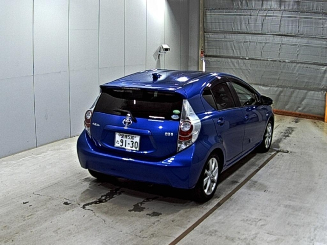 TOYOTA AQUA 2013
