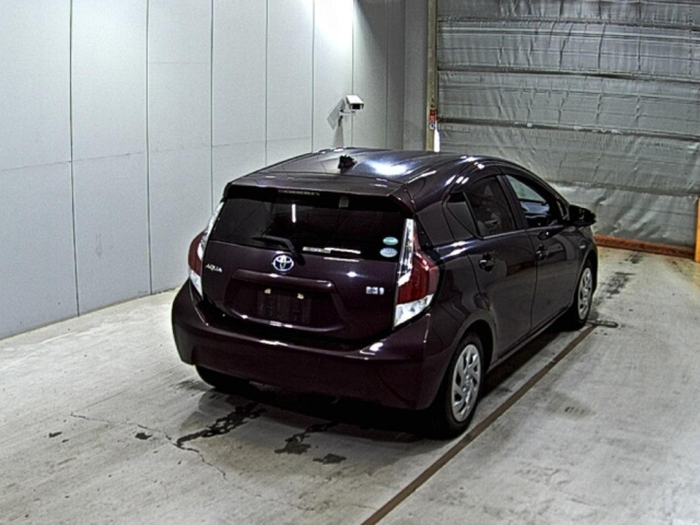 TOYOTA AQUA 2016