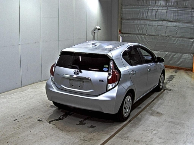 TOYOTA AQUA 2016