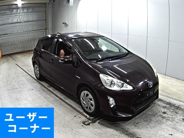 TOYOTA AQUA 2016