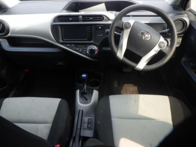 TOYOTA AQUA 2014