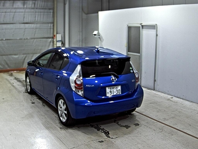 TOYOTA AQUA 2013