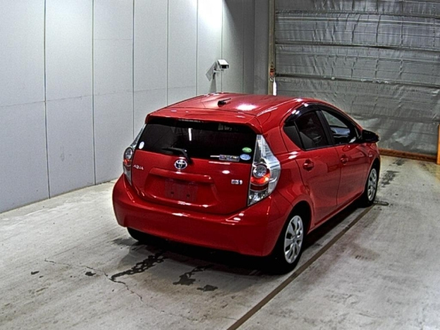 TOYOTA AQUA 2012