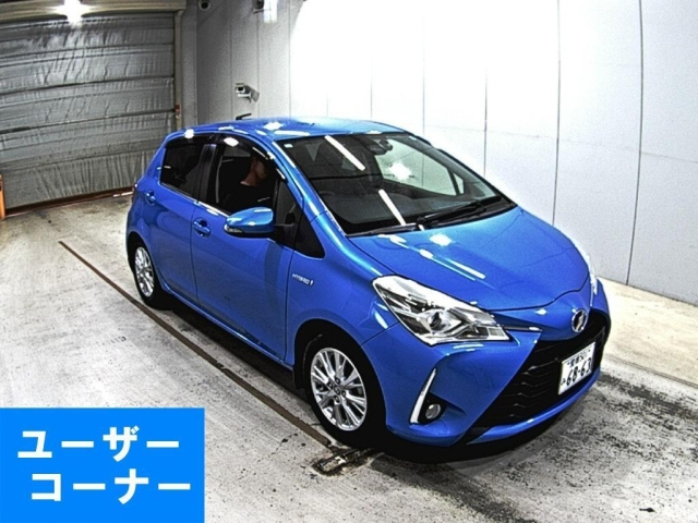 TOYOTA VITZ 2017