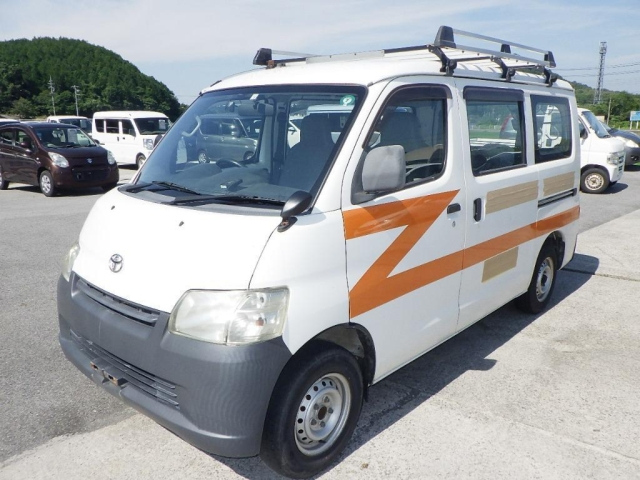 TOYOTA TOWN ACE VAN 2011