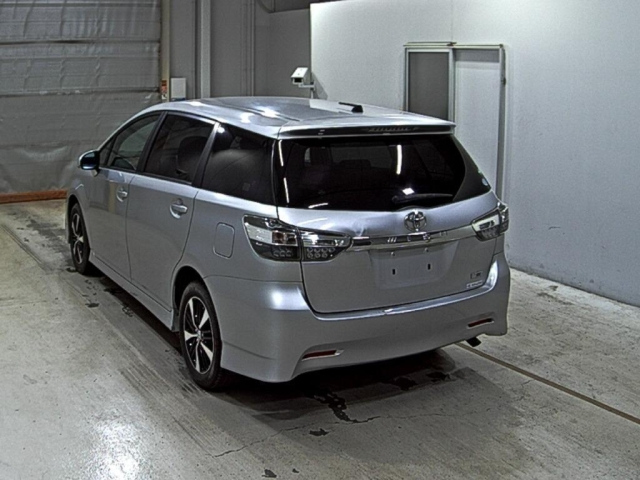 TOYOTA WISH 2014