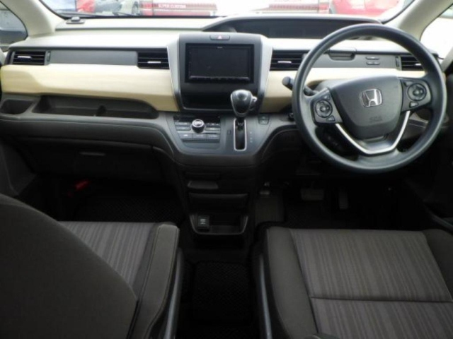HONDA FREED 2018