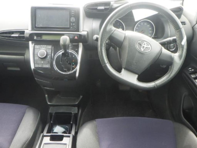 TOYOTA WISH 2014