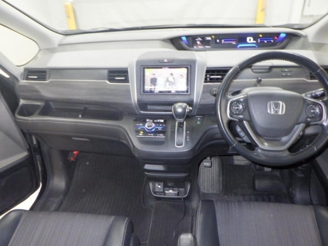 HONDA FREED 2016