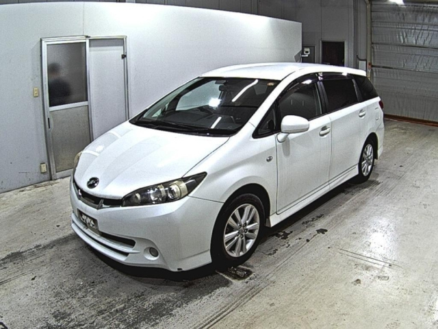 TOYOTA WISH 2010