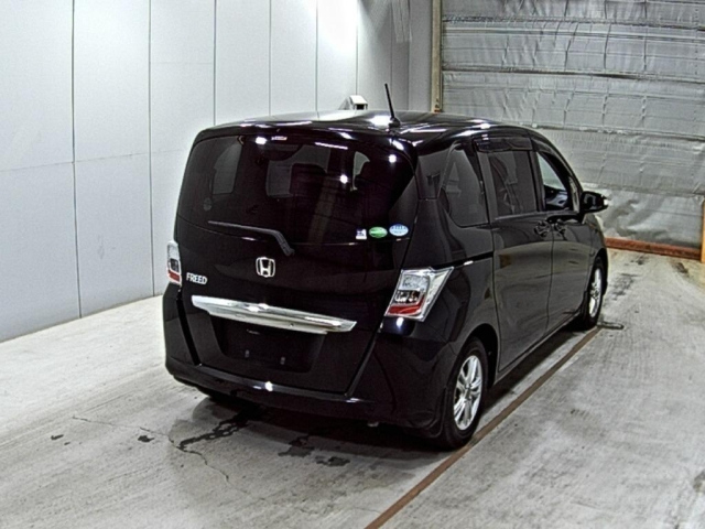 HONDA FREED 2013
