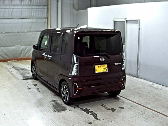 DAIHATSU TANTO 2021