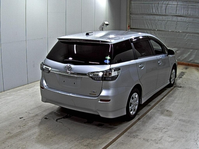 TOYOTA WISH 2016