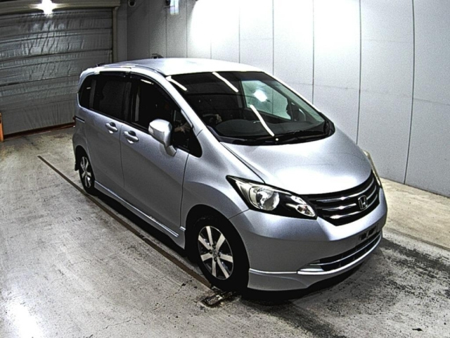 HONDA FREED 2010