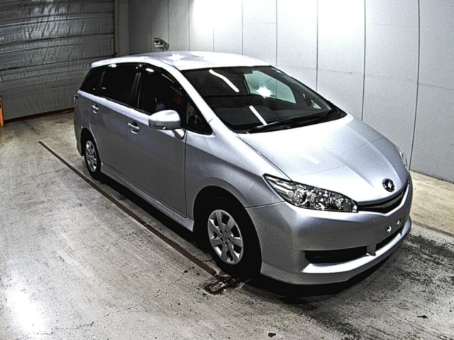 TOYOTA WISH 2016