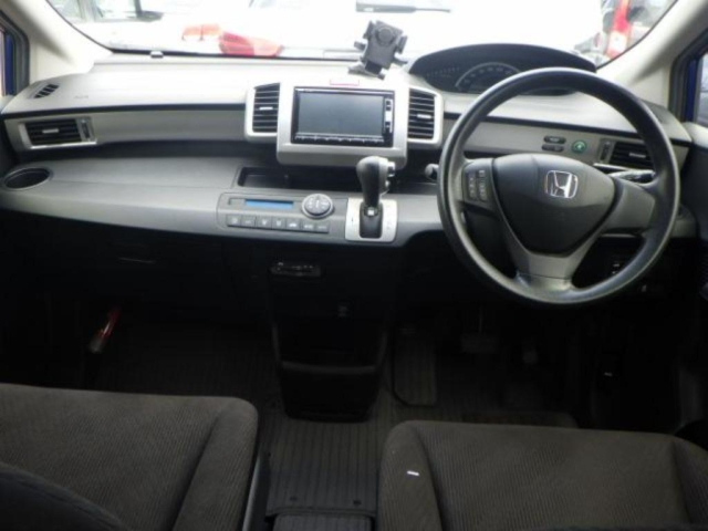 HONDA FREED 2015