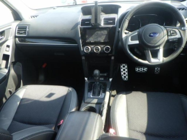 SUBARU FORESTER 2017