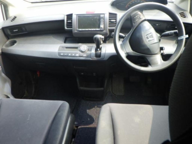 HONDA FREED 2010