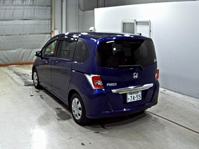 HONDA FREED 2015