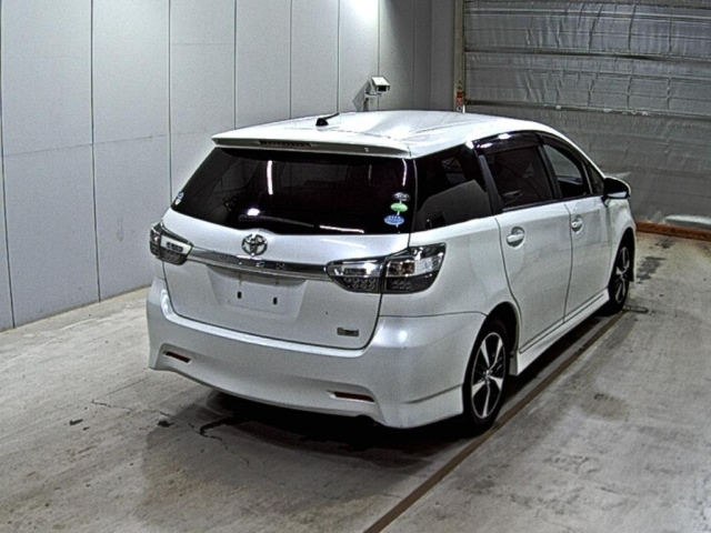TOYOTA WISH 2012