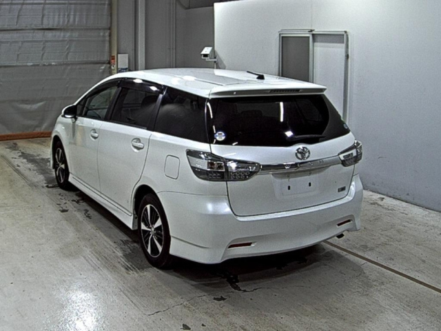TOYOTA WISH 2012