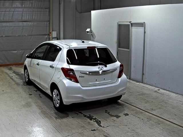 TOYOTA VITZ 2016