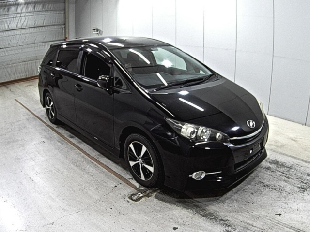 TOYOTA WISH 2016