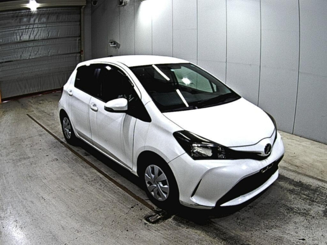 TOYOTA VITZ 2016