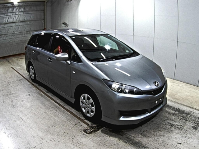 TOYOTA WISH 2012