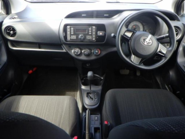 TOYOTA VITZ 2018