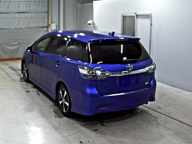 TOYOTA WISH 2017