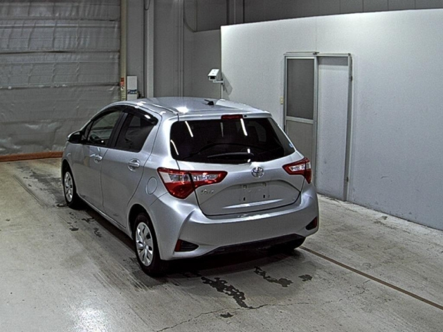 TOYOTA VITZ 2018