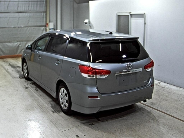 TOYOTA WISH 2012