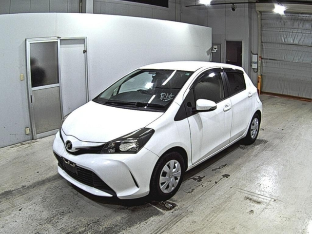 TOYOTA VITZ 2016