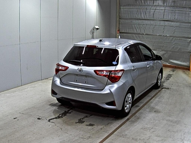 TOYOTA VITZ 2018