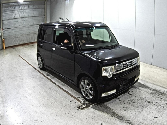 TOYOTA PIXIS SPACE 2012