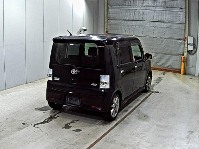 TOYOTA PIXIS SPACE 2012