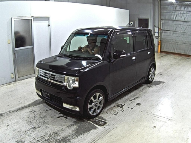 TOYOTA PIXIS SPACE 2012
