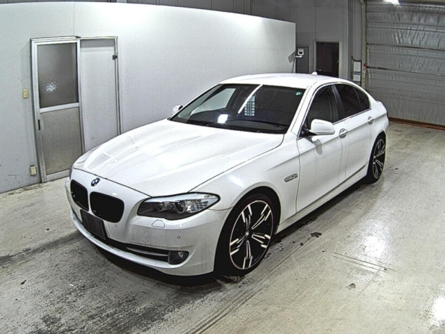 BMW 5 SERIES 2010
