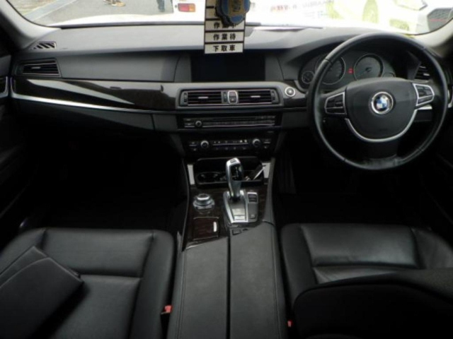 BMW 5 SERIES 2010