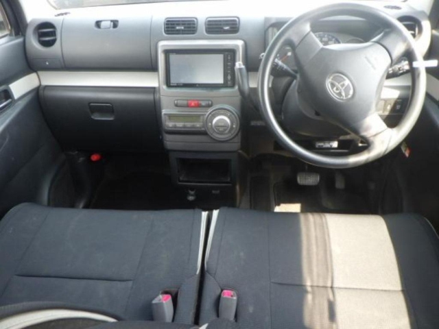 TOYOTA PIXIS SPACE 2012