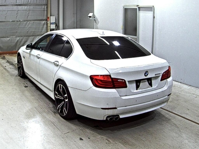BMW 5 SERIES 2010