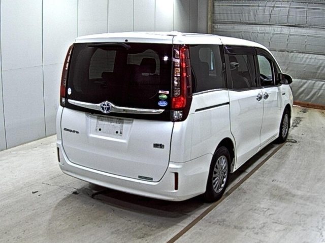TOYOTA ESQUIRE 2017