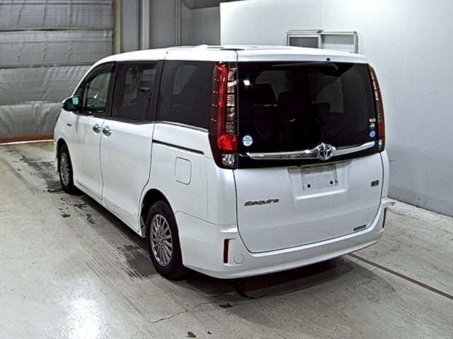 TOYOTA ESQUIRE 2017