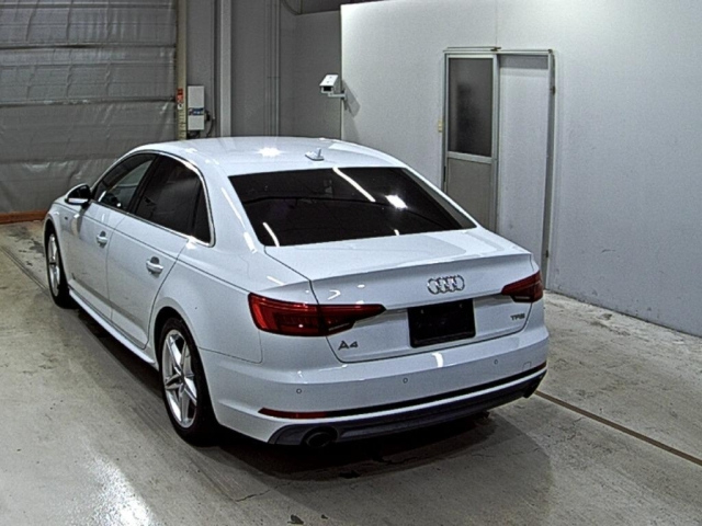 AUDI A4 2016