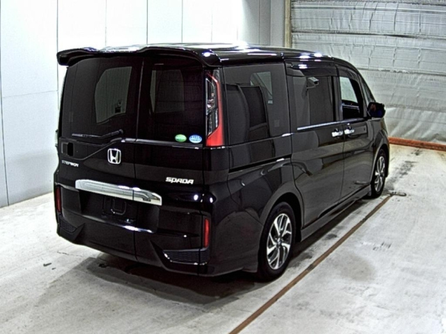 HONDA STEP WAGON 2016