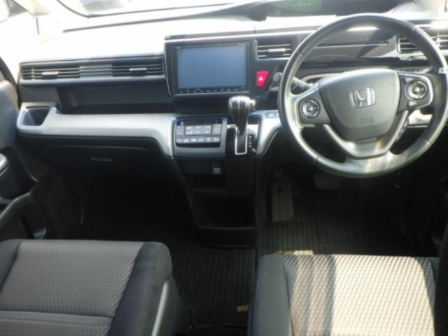 HONDA STEP WAGON 2016
