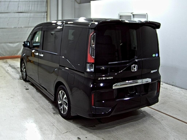 HONDA STEP WAGON 2016