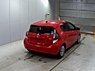 TOYOTA AQUA 2015